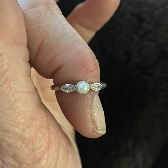 Pandora pearl and silver ring - Picture 1 of 3